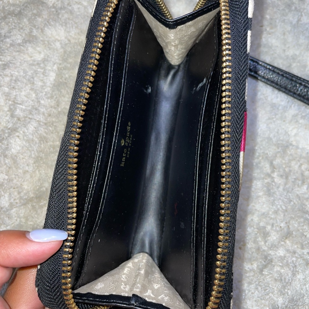 Kate spade wristlet - Picture 3 of 3